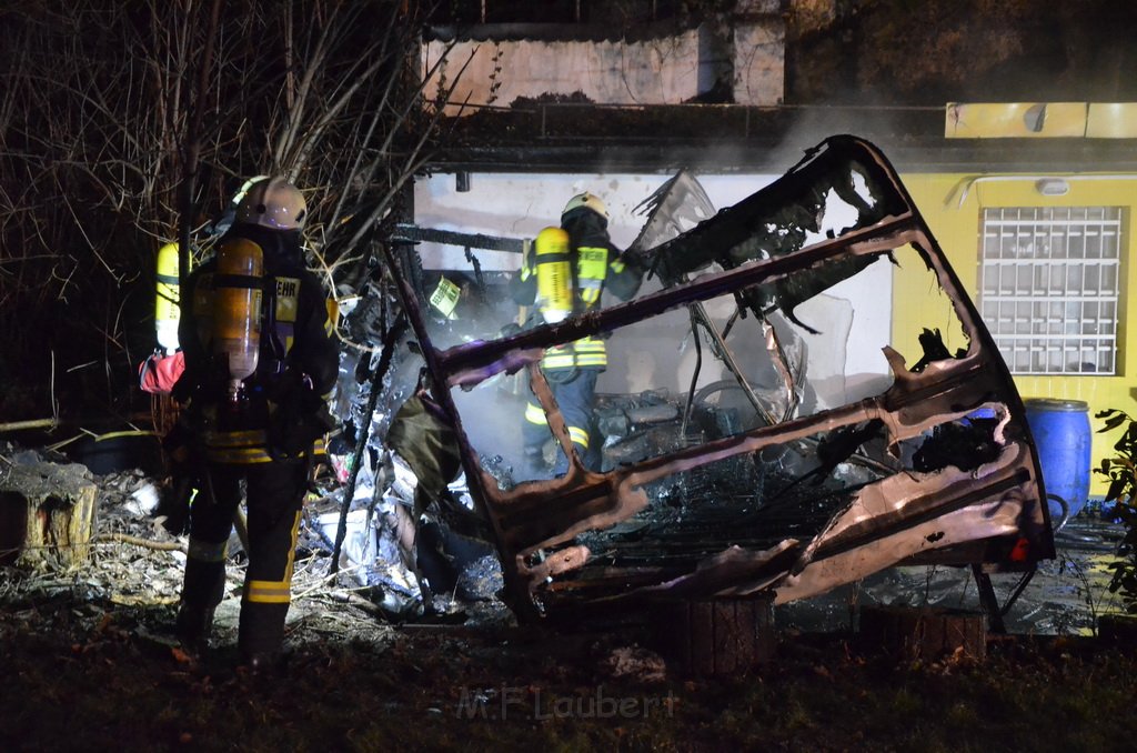 Wohnwagenbrand Koeln Hoehenberg Olpenerstr P053.JPG - Miklos Laubert